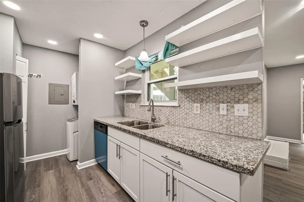 7600 Emmett F Lowry Expressway #313 Texas City, TX 77591
