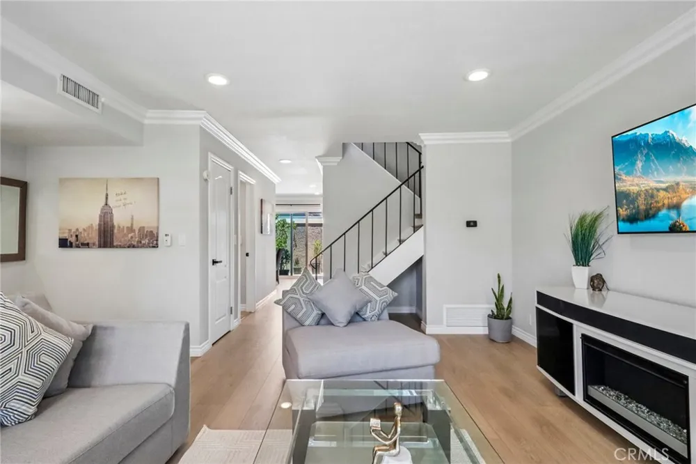 25308 Crocker Lake Forest, CA 92630