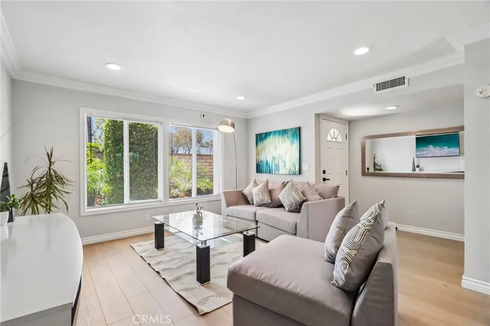 25308 Crocker Lake Forest, CA 92630