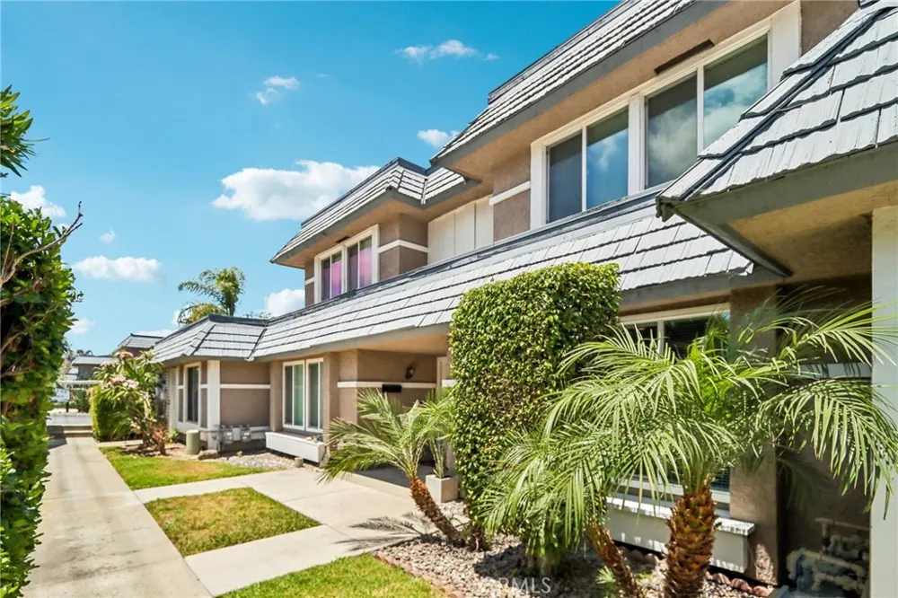 25308 Crocker Lake Forest, CA 92630