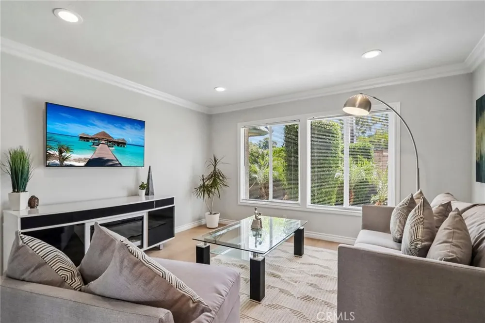 25308 Crocker Lake Forest, CA 92630