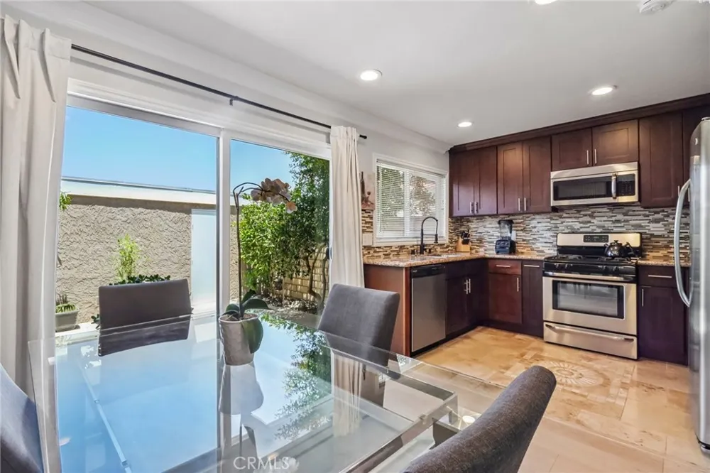 25308 Crocker Lake Forest, CA 92630