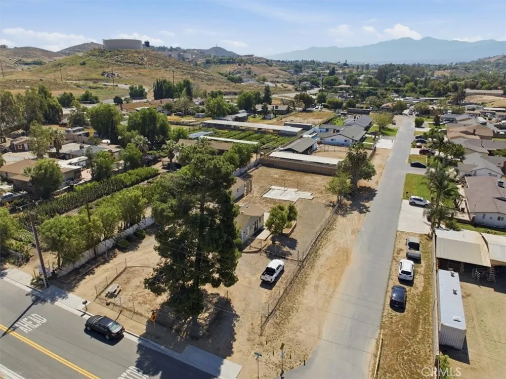 936 2nd Norco, CA 92860