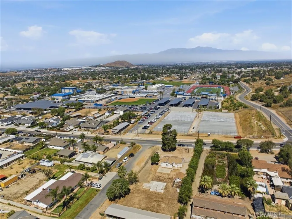 936 2nd Norco, CA 92860