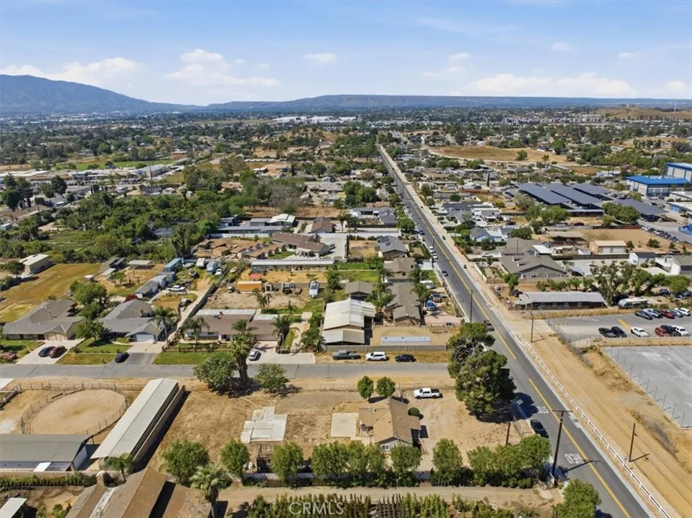 936 2nd Norco, CA 92860