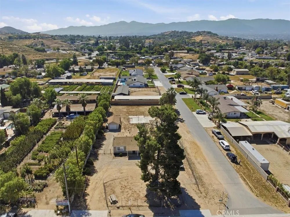 936 2nd Norco, CA 92860