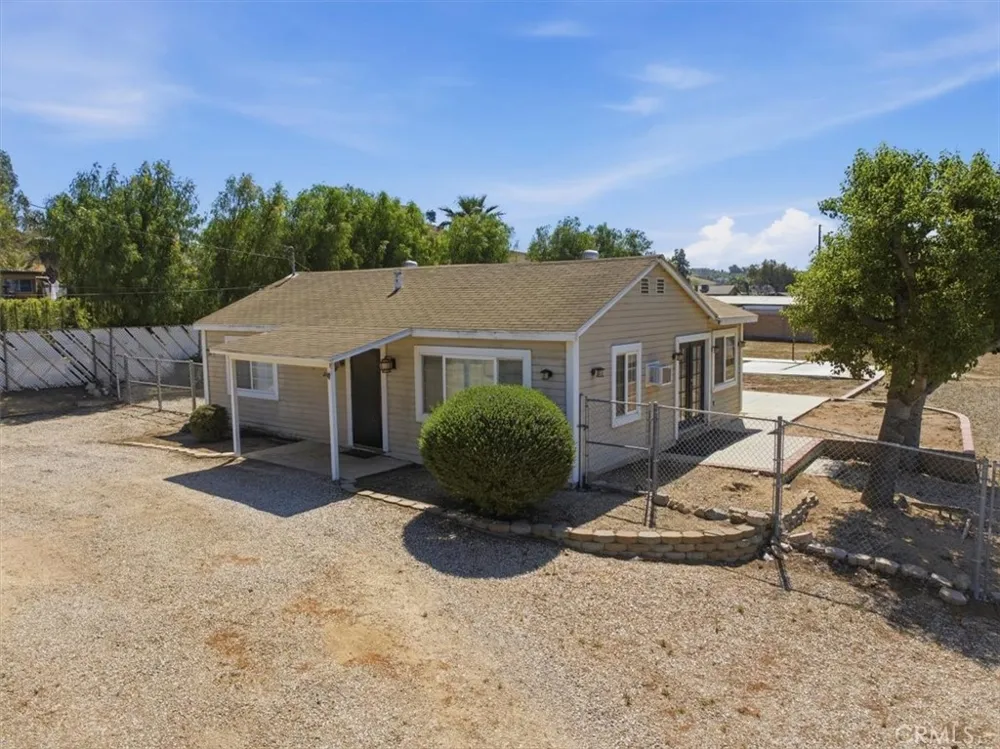 936 2nd Norco, CA 92860