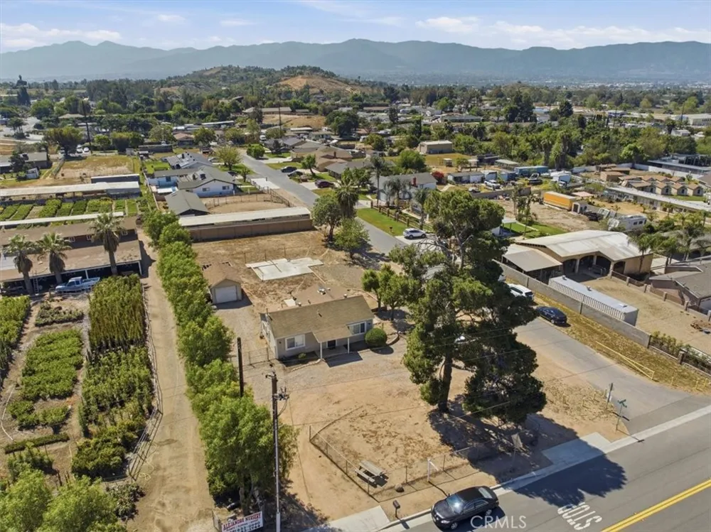 936 2nd Norco, CA 92860