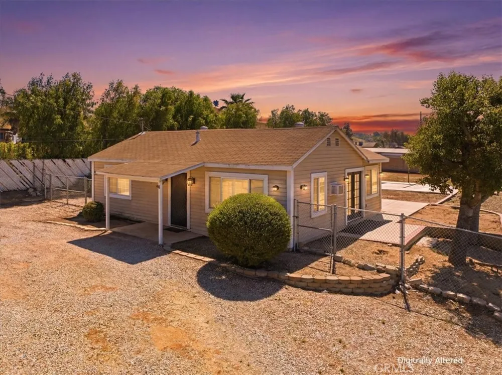936 2nd Norco, CA 92860
