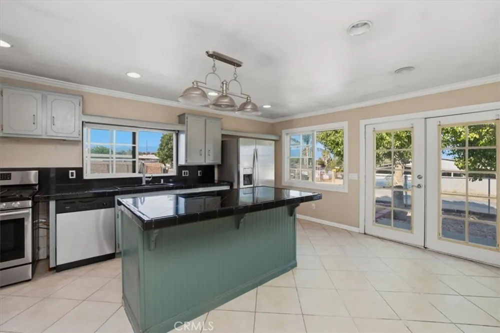 936 2nd Norco, CA 92860