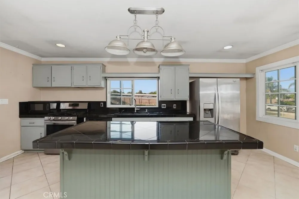 936 2nd Norco, CA 92860