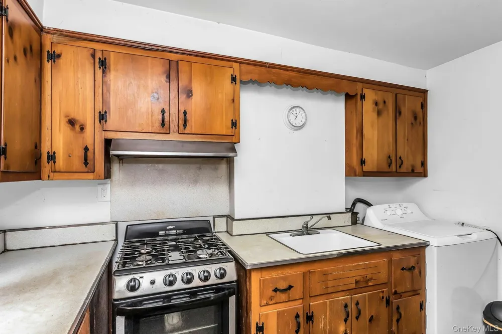 12-08 152nd Street Whitestone, NY 11357