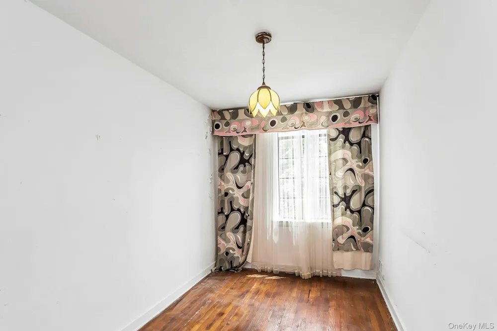 12-08 152nd Street Whitestone, NY 11357