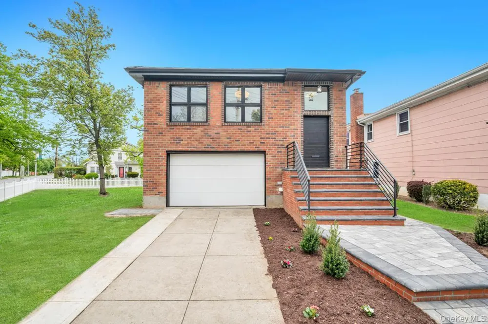 112-01 175 STREET Jamaica, NY 11433