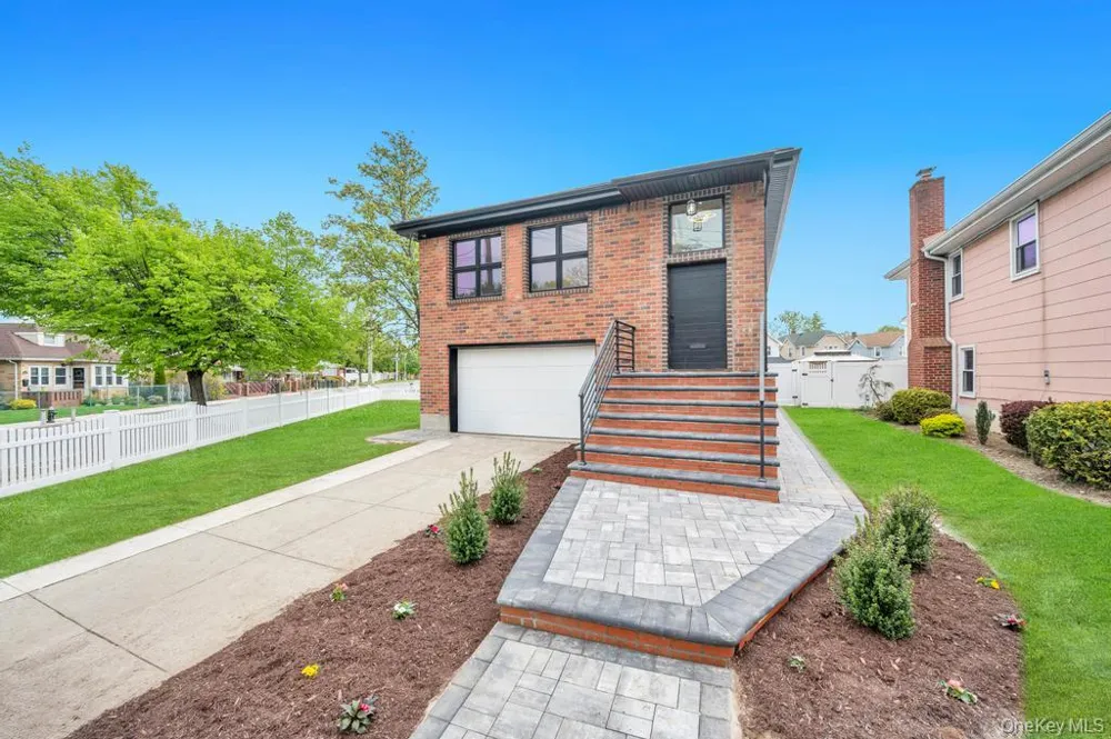 112-01 175 STREET Jamaica, NY 11433