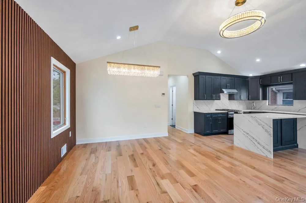 112-01 175 STREET Jamaica, NY 11433