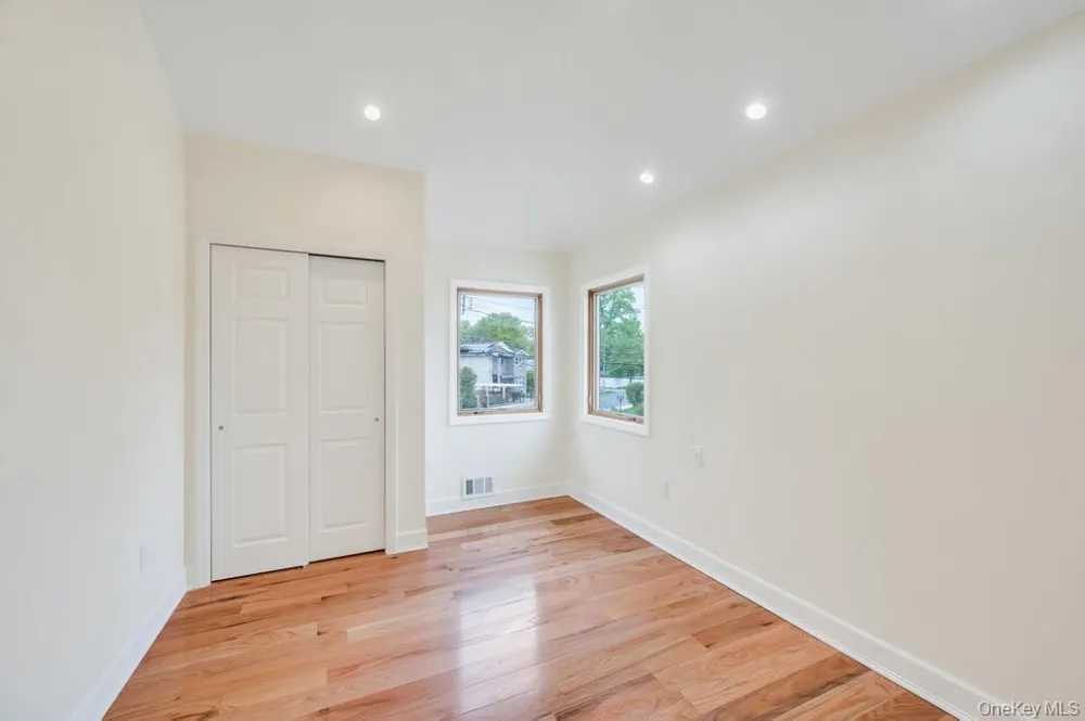 112-01 175 STREET Jamaica, NY 11433