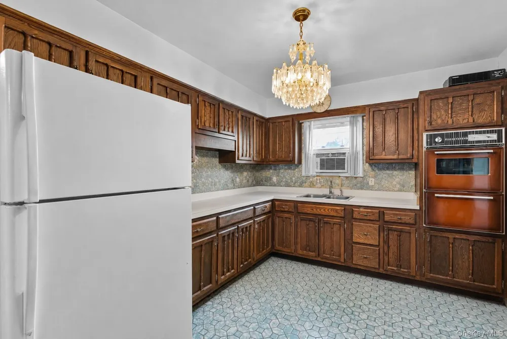 442 Albern Avenue Oceanside, NY 11572