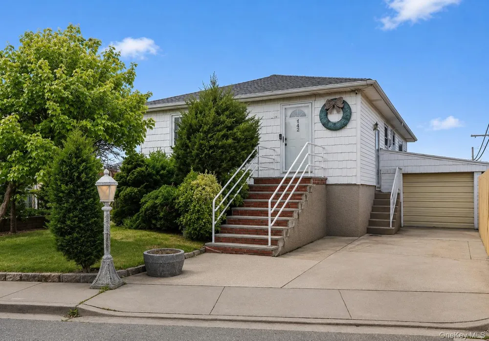 442 Albern Avenue Oceanside, NY 11572