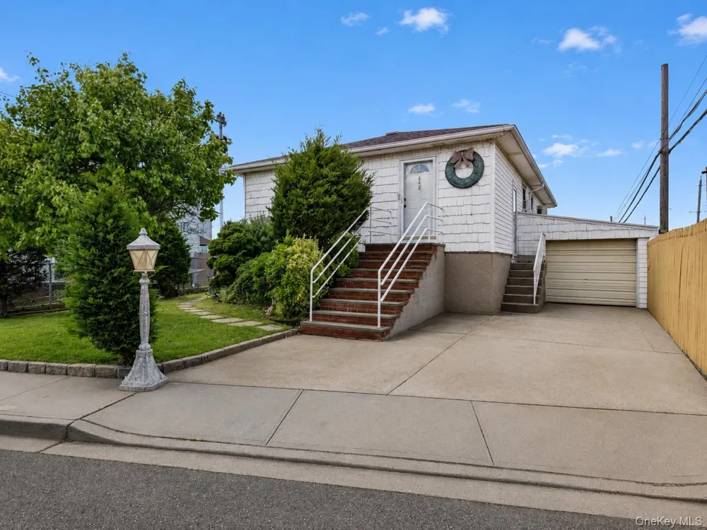 442 Albern Avenue Oceanside, NY 11572