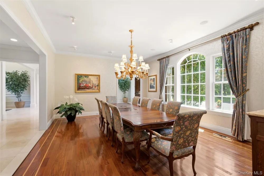 7 Fairway Court Upper Brookville, NY 11771