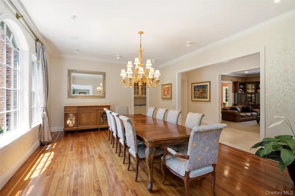 7 Fairway Court Upper Brookville, NY 11771