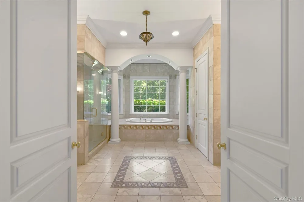 7 Fairway Court Upper Brookville, NY 11771
