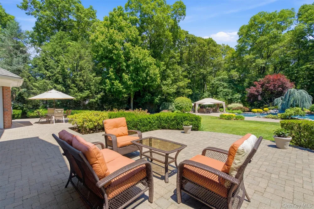 7 Fairway Court Upper Brookville, NY 11771