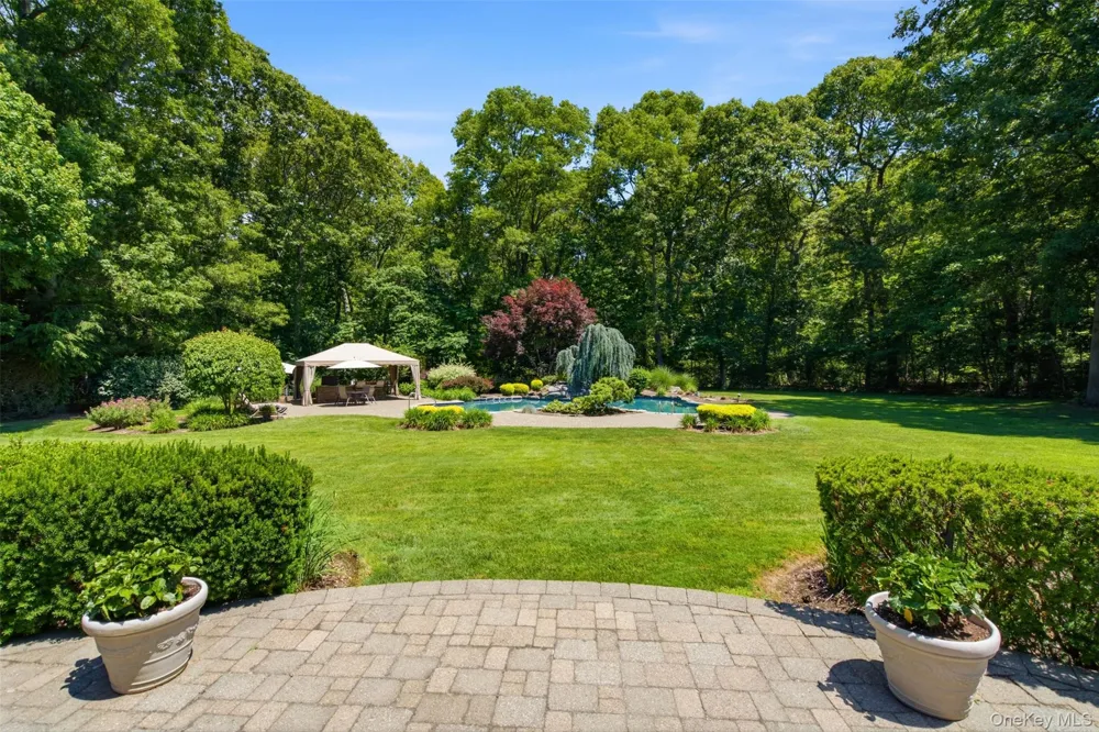 7 Fairway Court Upper Brookville, NY 11771
