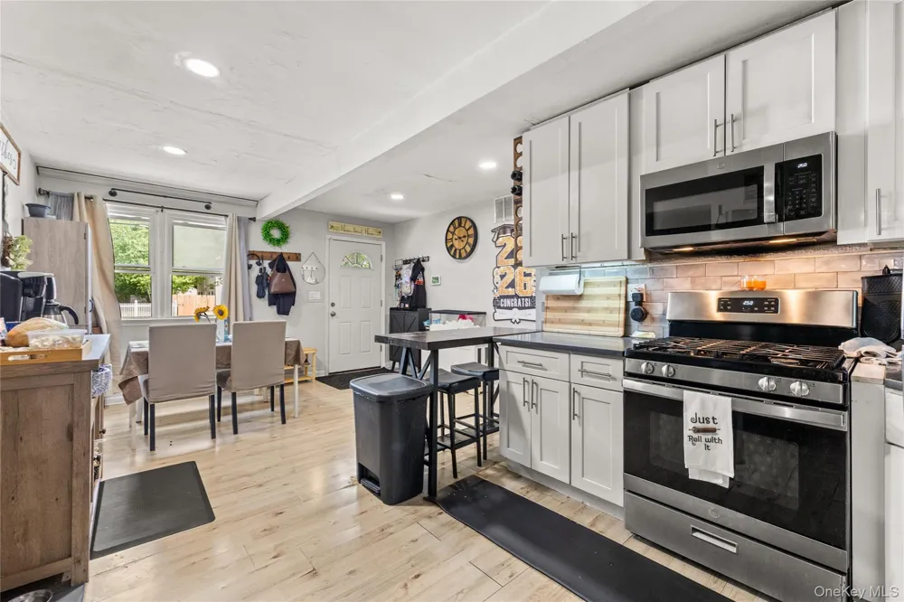 1632 Thompson Drive Bay Shore, NY 11706