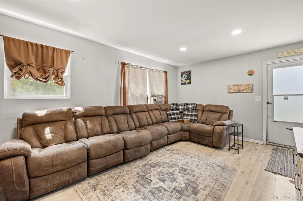 1632 Thompson Drive Bay Shore, NY 11706
