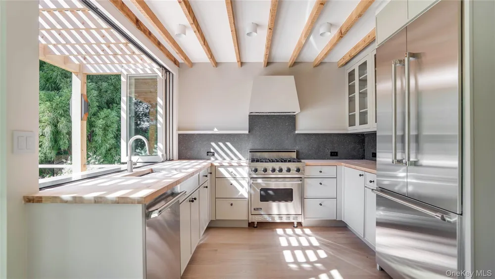 149 Accabonac Road East Hampton, NY 11937