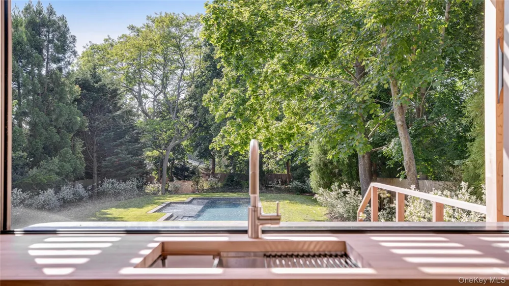 149 Accabonac Road East Hampton, NY 11937