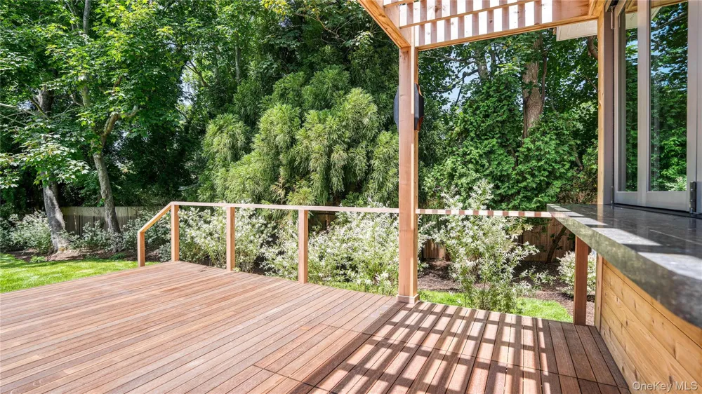 149 Accabonac Road East Hampton, NY 11937
