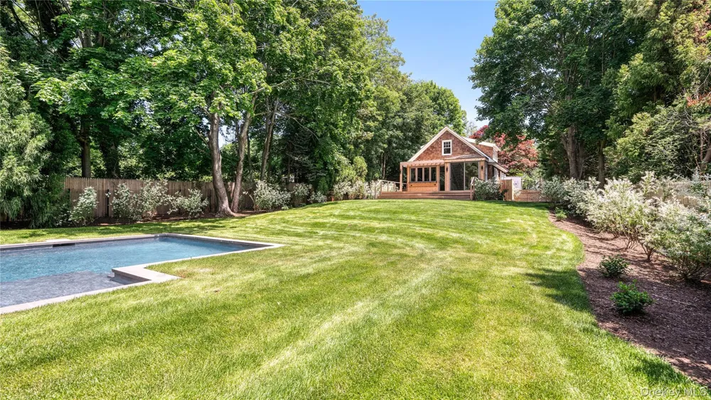 149 Accabonac Road East Hampton, NY 11937