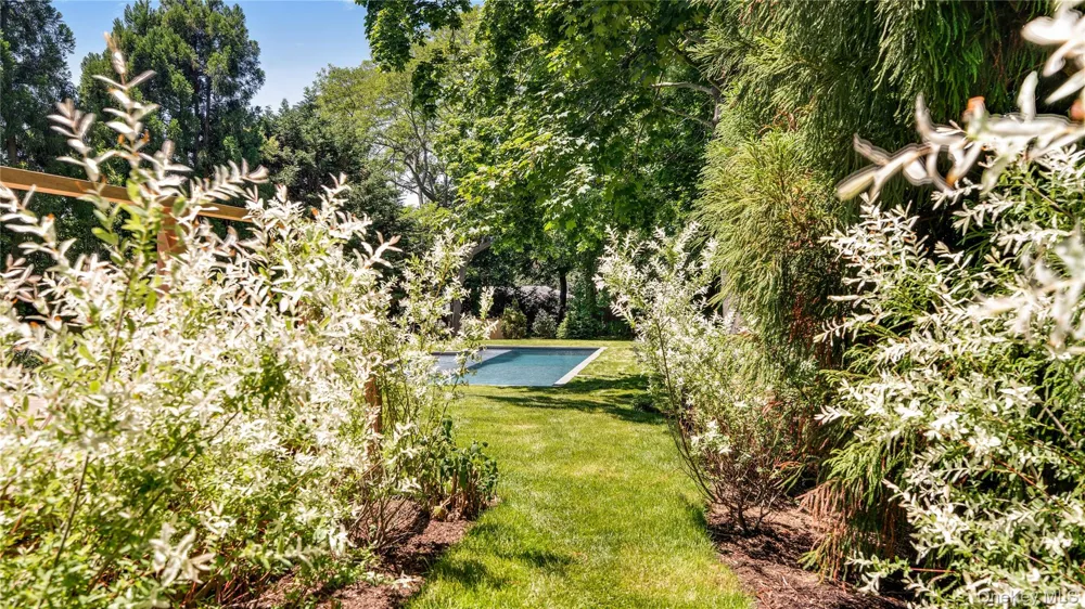 149 Accabonac Road East Hampton, NY 11937