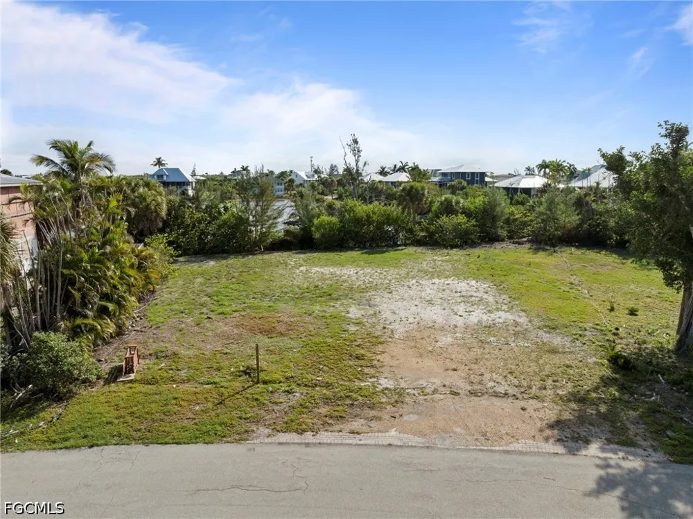 Chert Court Sanibel, FL 33957