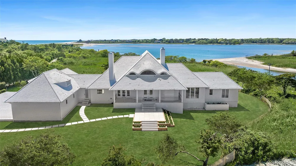 64 W End Road East Hampton, NY 11937
