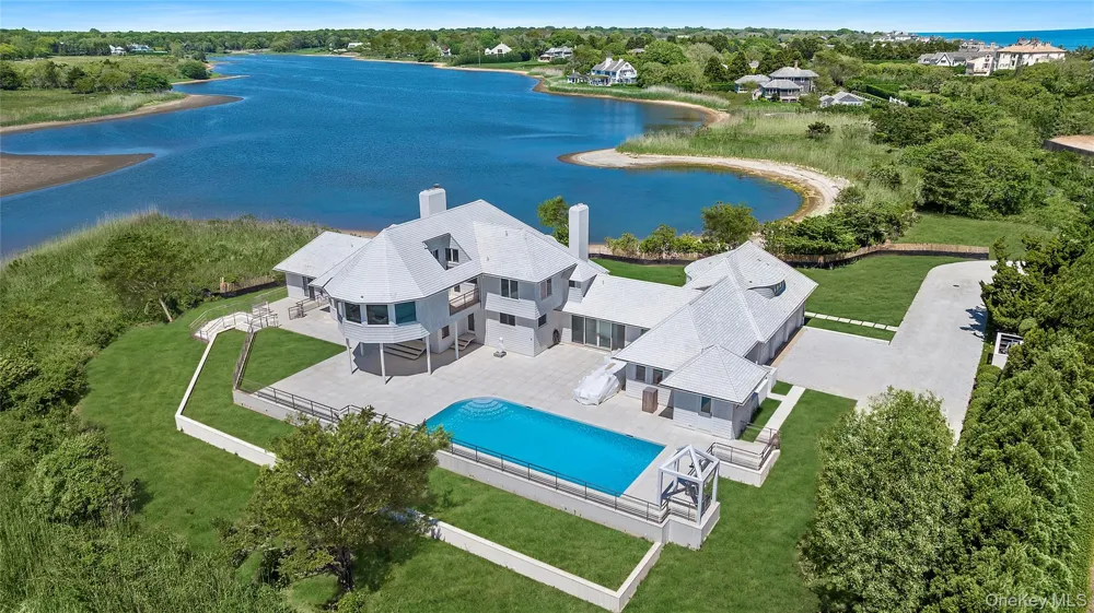64 W End Road East Hampton, NY 11937