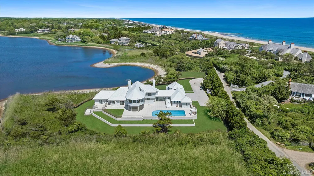 64 W End Road East Hampton, NY 11937