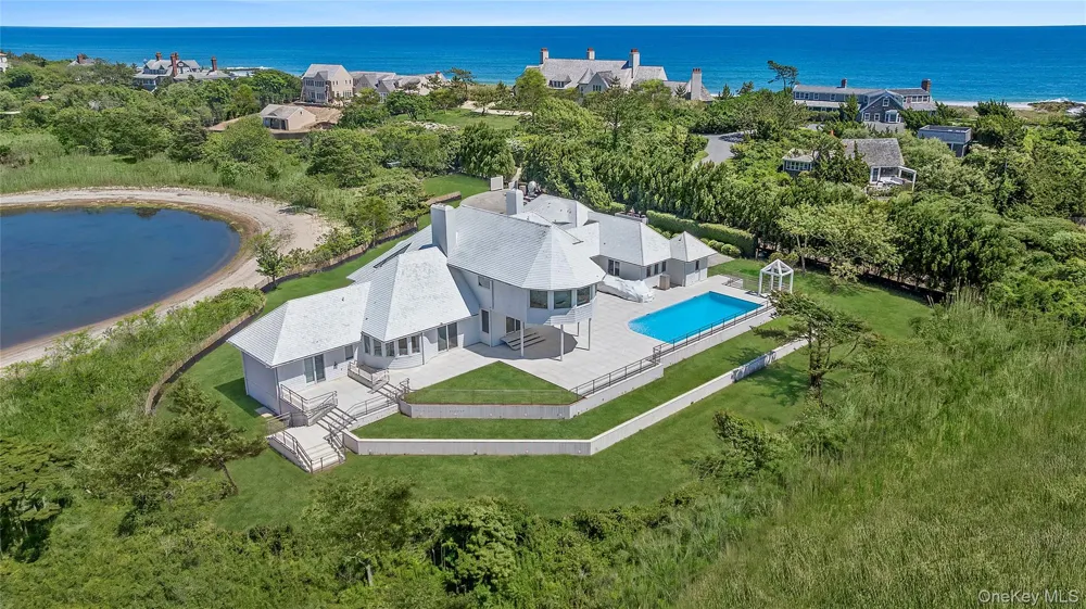 64 W End Road East Hampton, NY 11937