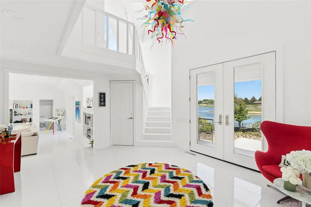 64 W End Road East Hampton, NY 11937