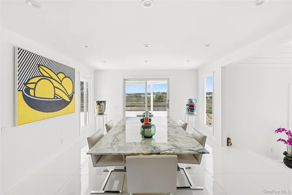 64 W End Road East Hampton, NY 11937
