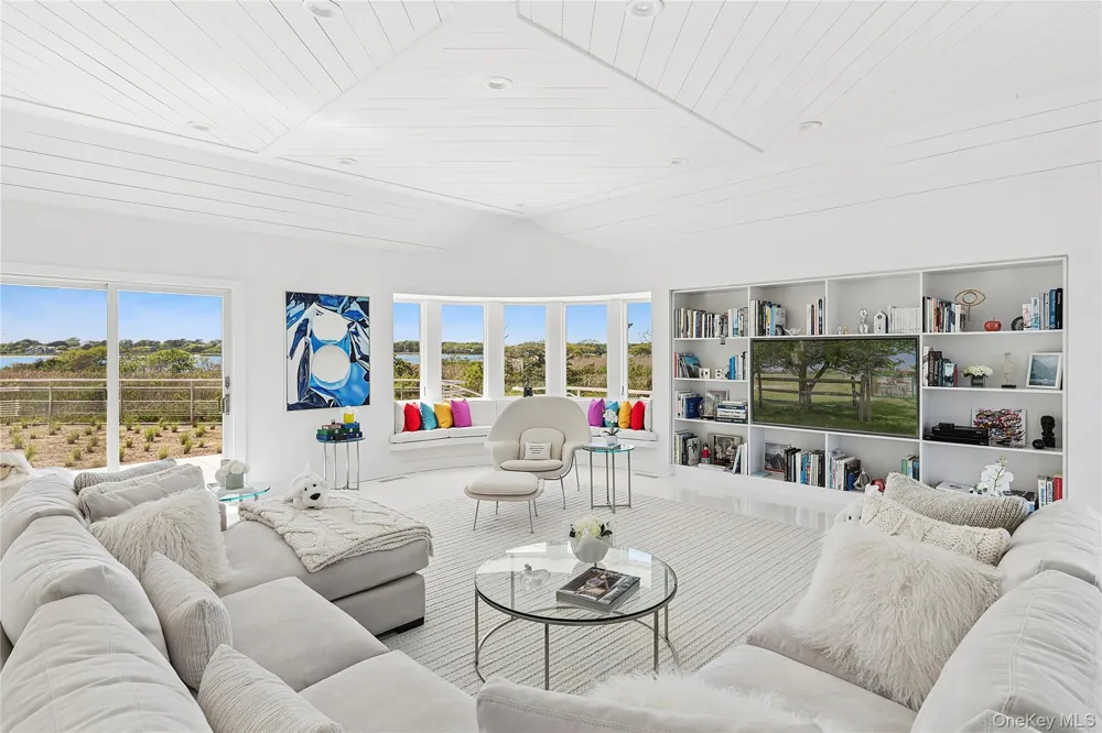 64 W End Road East Hampton, NY 11937