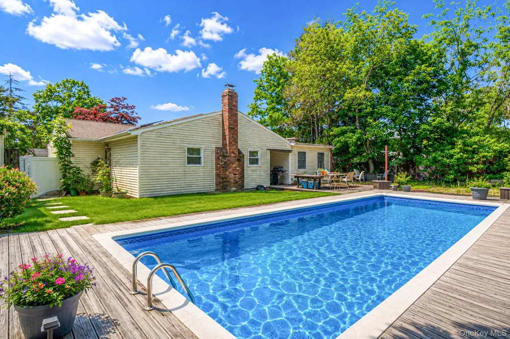 15 Edwin Avenue Patchogue, NY 11772
