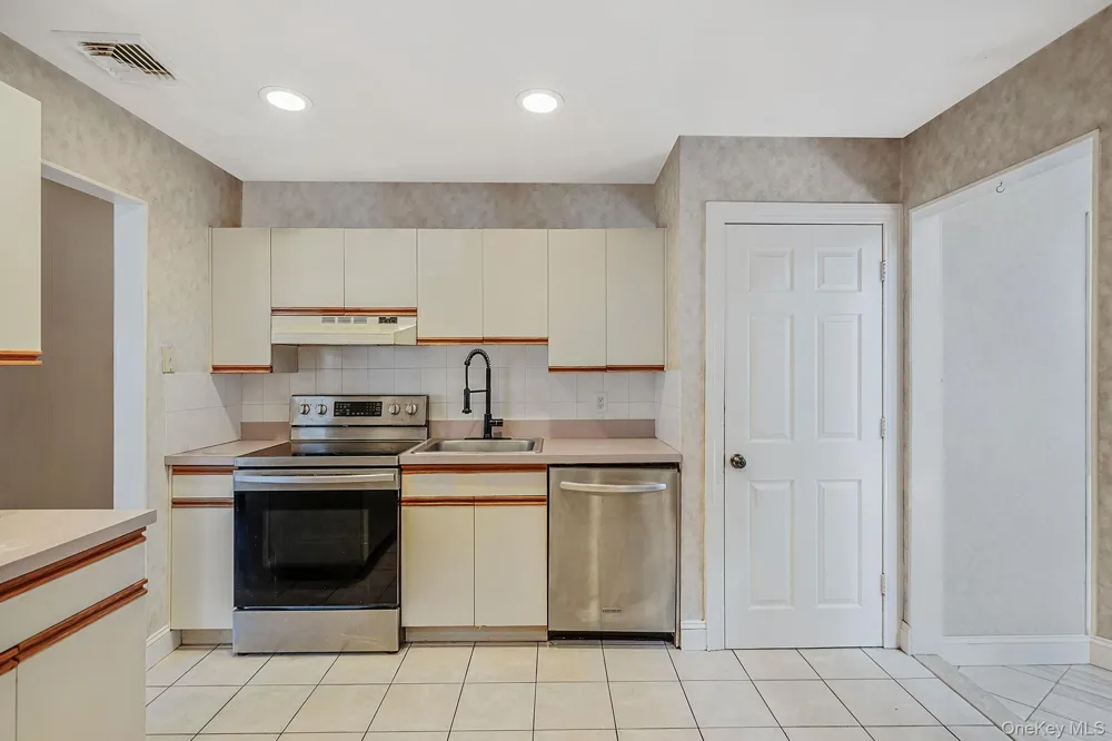 15 Edwin Avenue Patchogue, NY 11772