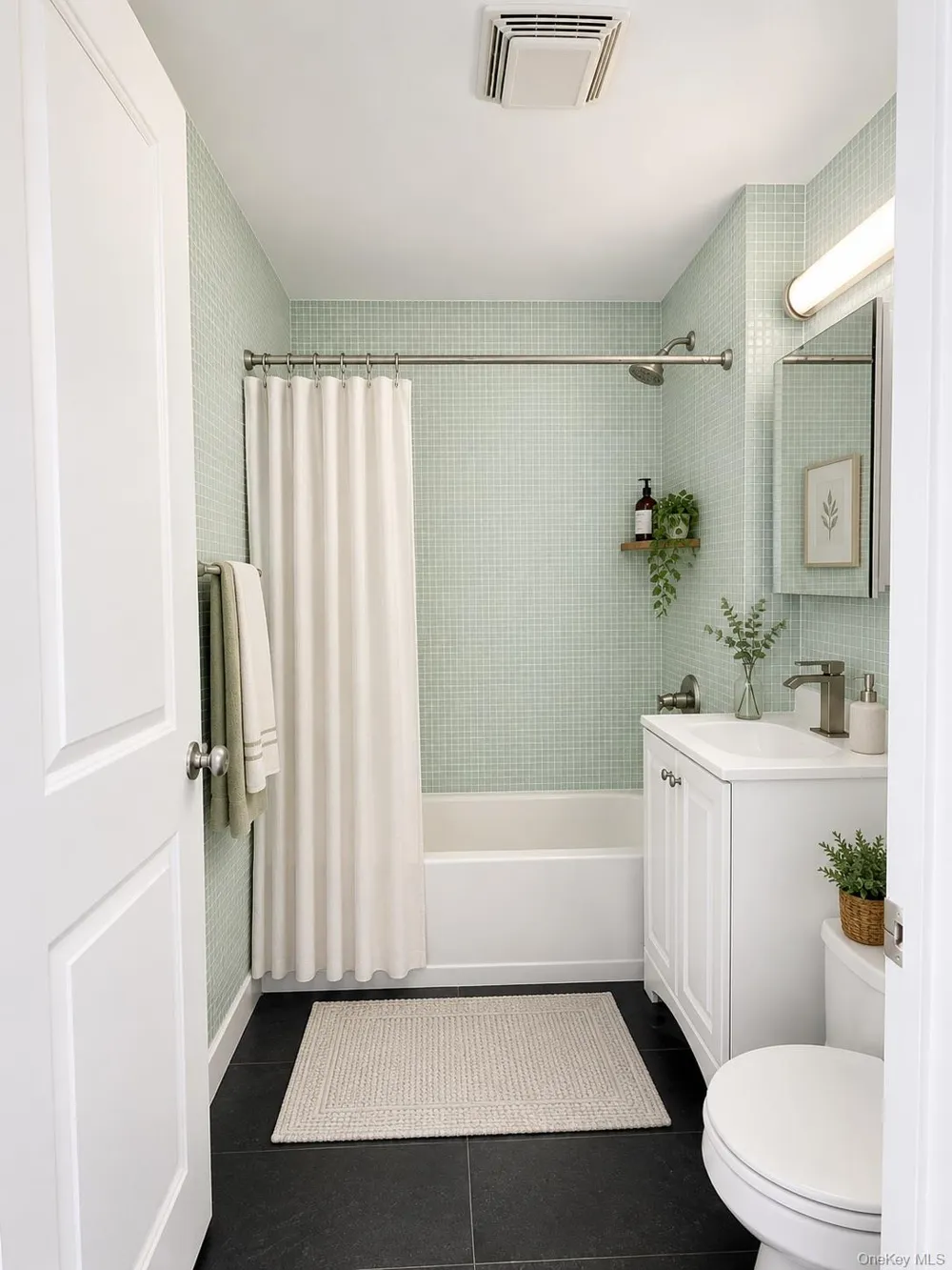60-70 Woodhaven Boulevard #4I Elmhurst, NY 11373