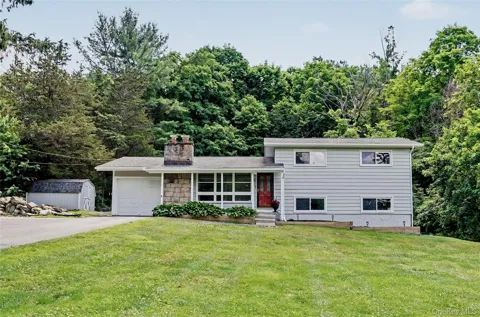 11 Leona Drive