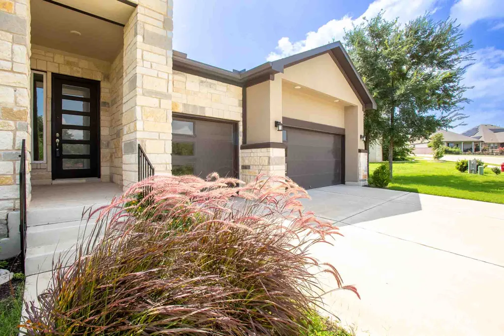 276 Washington Drive Kyle, TX 78640
