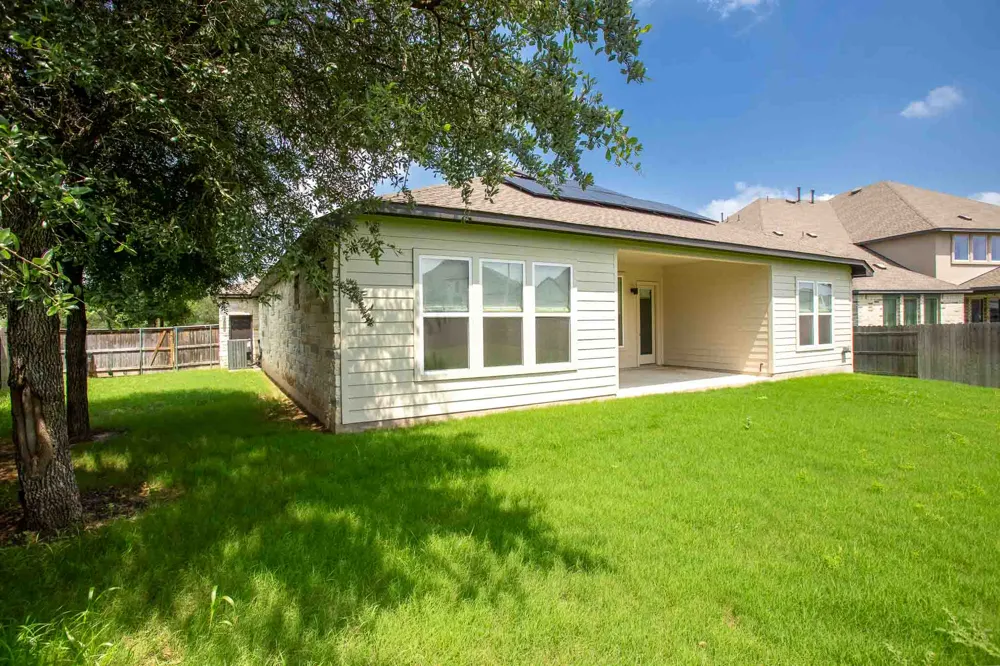 276 Washington Drive Kyle, TX 78640